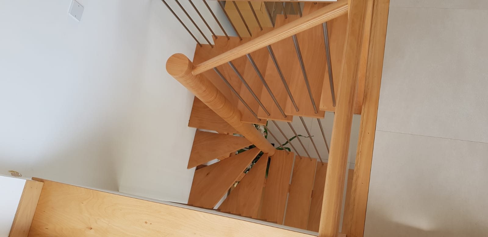 Oak staircase with glass balustrade, Dorset